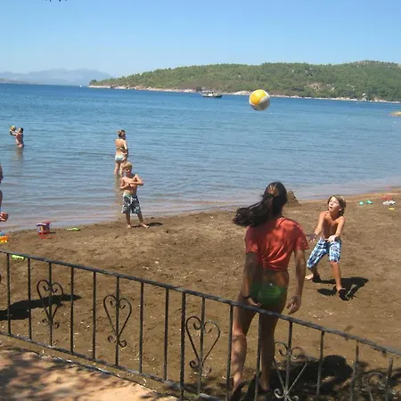 אתר קמפינג Ada Camp Beach